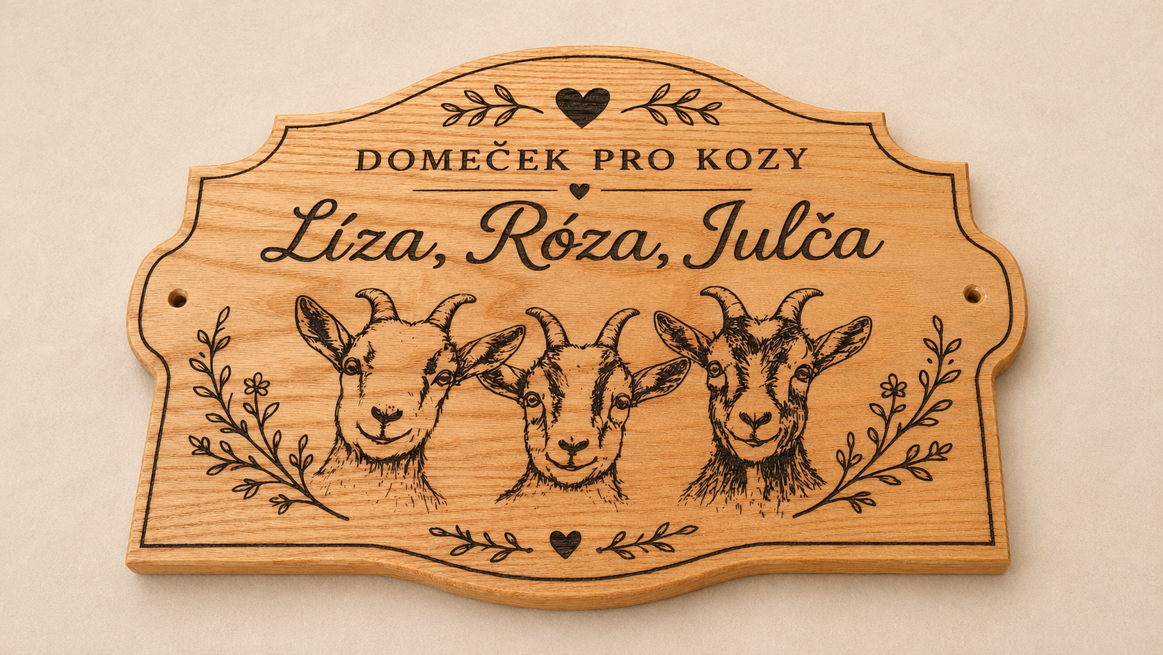 Hotová naolejovaná cedule na domeček pro kozy.